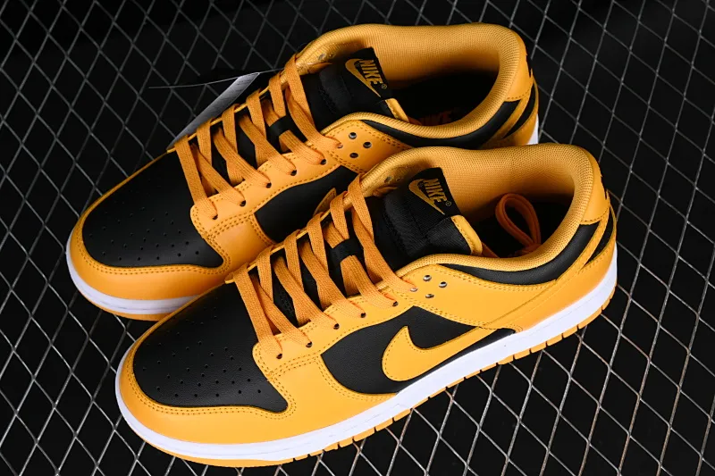 All Categories Nk SB Dunk Series Nk SB Dunk Low Low-top Sneakers Nk Dunk Low "Goldenrod" Black and Yellow University of Iowa SB Smashing Backboard Fashion Casual Sneakers DD1391-004